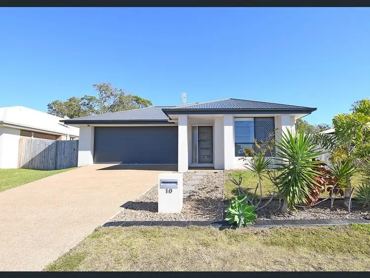 Second view of Homely house listing, 10 Lillee Ct, Urangan QLD 4655