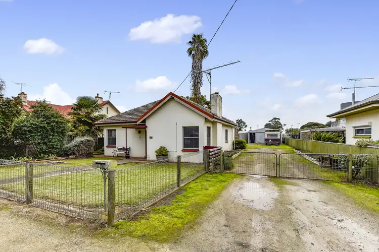 15 Cameron St, Penola SA 5277