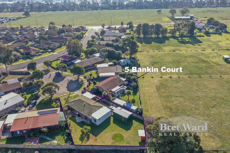 Second view of Homely house listing, 5 Bankin Ct, East Bairnsdale VIC 3875