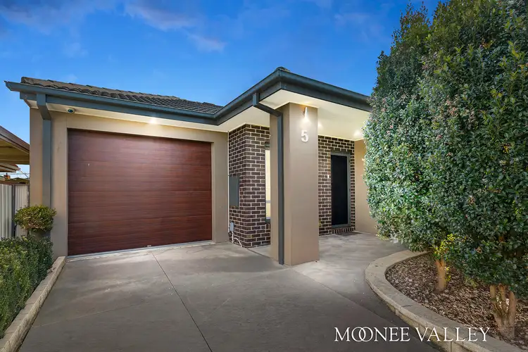 5 Moffat Street, Avondale Heights VIC 3034