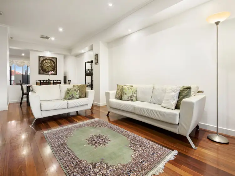 16 Beacon Vista, Port Melbourne VIC 3207