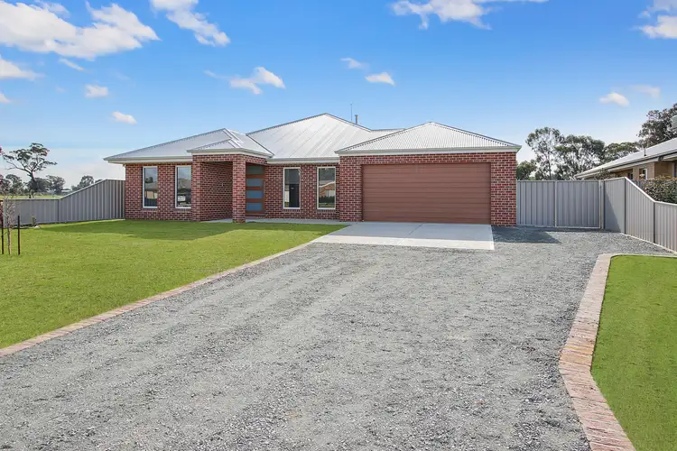77 Jude Street, Howlong NSW 2643