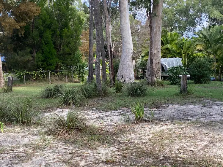 12 Baracoota Street, Macleay Island QLD 4184