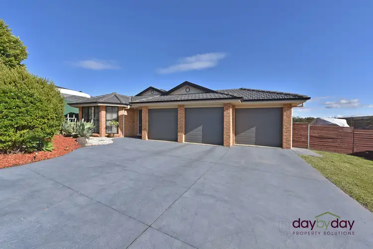 4 Magnolia Cl, Fletcher NSW 2287