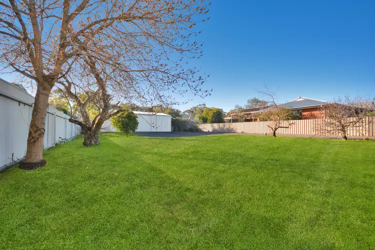 14 Marjory Brown Cl, Stawell VIC 3380