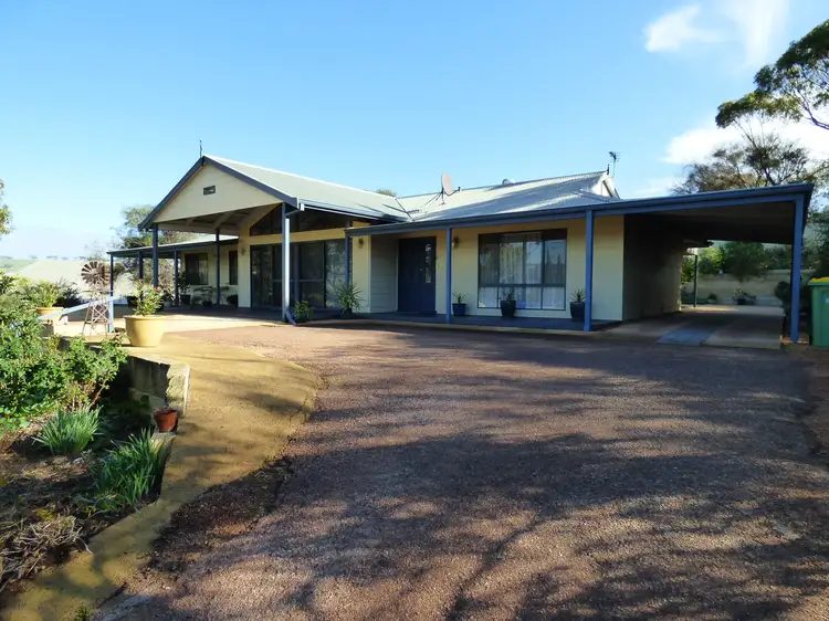 13 Reserve St, Toodyay WA 6566