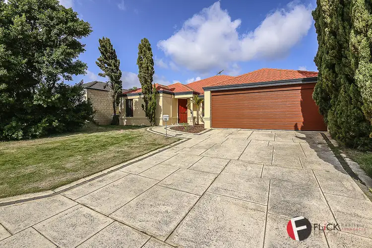 32 Clydebank Cres, Kinross WA 6028