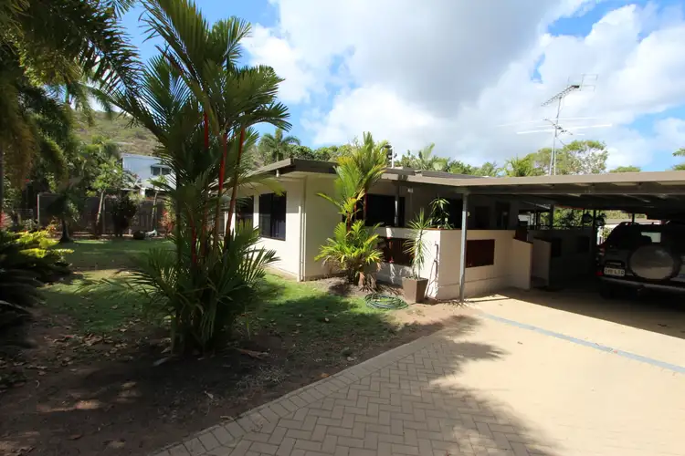 109 Horseshoe Bay Rd, Horseshoe Bay QLD 4819
