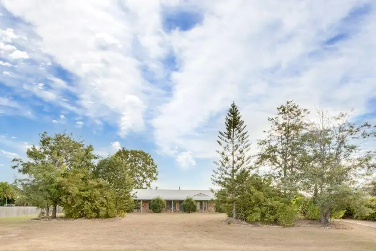 4 Parksville Dr, New Auckland QLD 4680