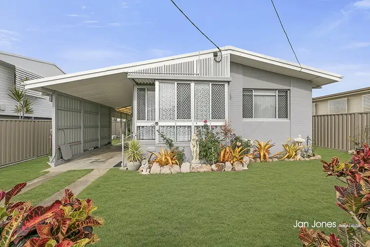 25 Highland St, Redcliffe QLD 4020
