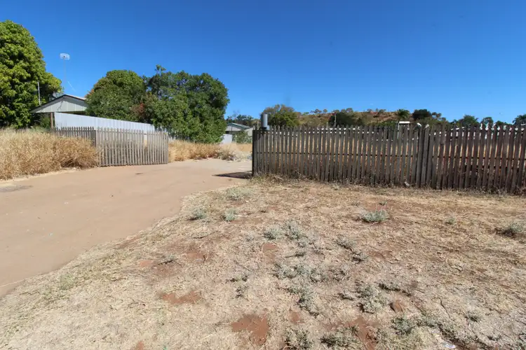 33 Delacour Dr, Mount Isa QLD 4825