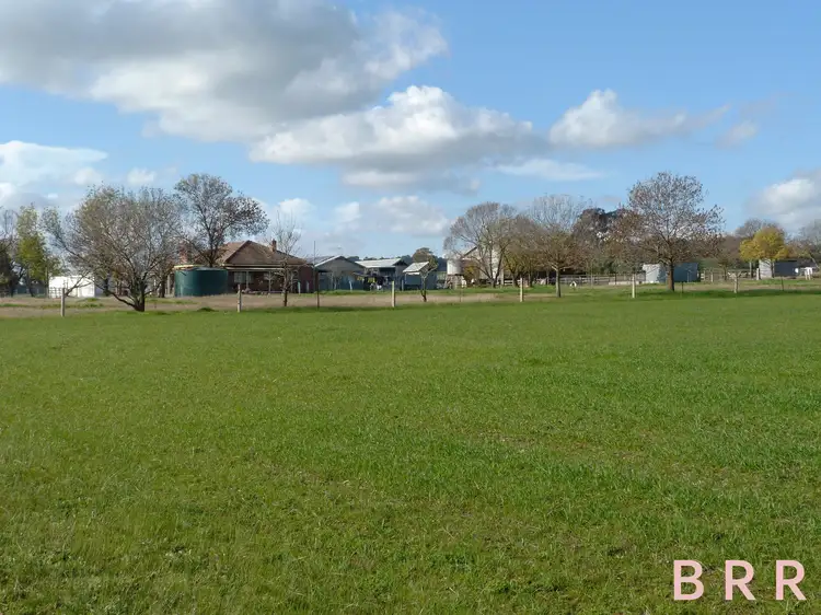 100 Moore Rd, Goorambat VIC 3725