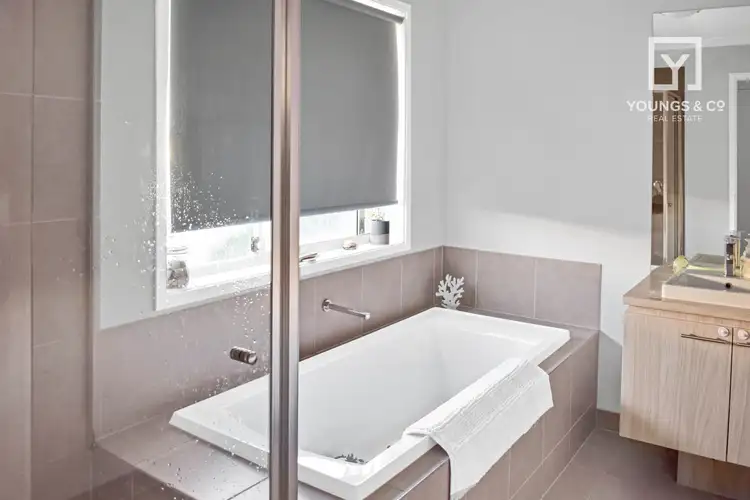 Sixth view of Homely house listing, 7 Kosciuszko Cres, Shepparton North VIC 3631