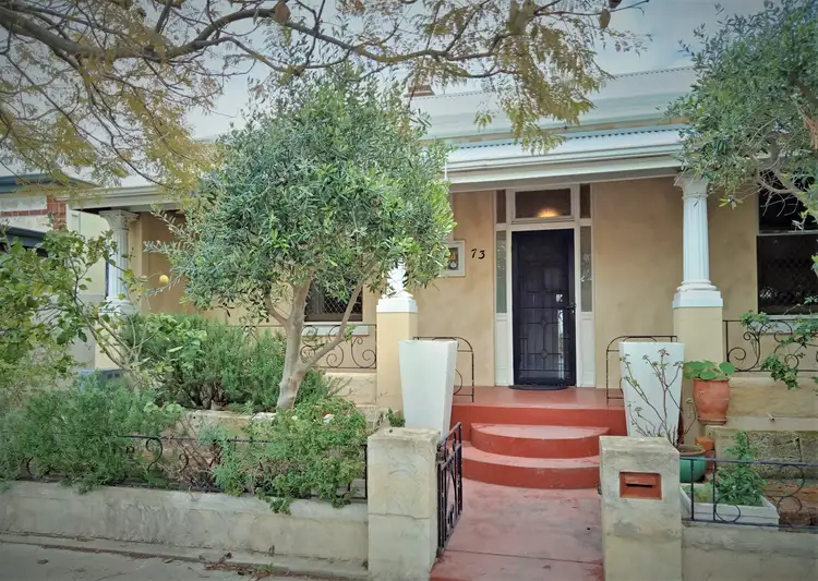 73 Attfield St