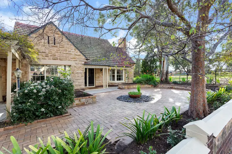 25 Hallett Rd, Erindale SA 5066