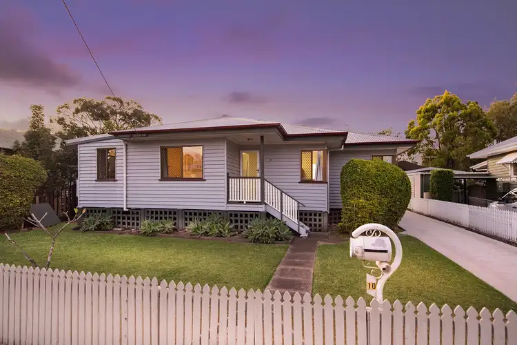 10 Calston St, Oxley QLD 4075