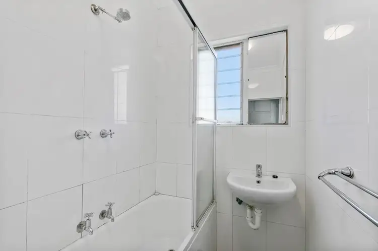 Fifth view of Homely apartment listing, Unit 11/30 Arcadia St, Coogee NSW 2034