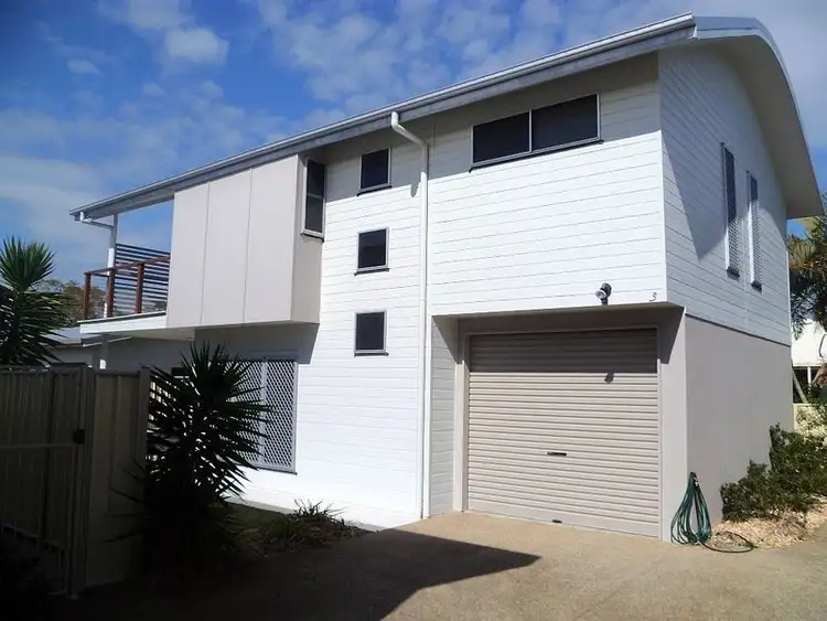 Main view of Homely unit listing, Unit 3/11 Oak St, Woodgate QLD 4660