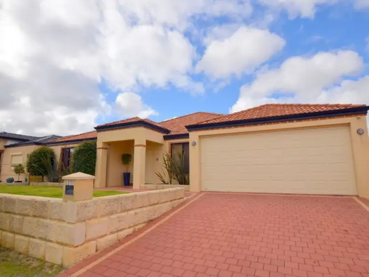 21 Tantallon Bend, Darch WA 6065