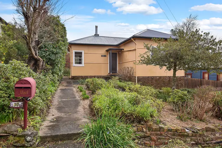 30 Oatley Ave, Katoomba NSW 2780
