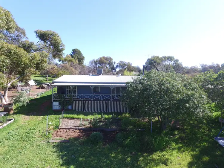 28 Leake Rd, Coondle WA 6566