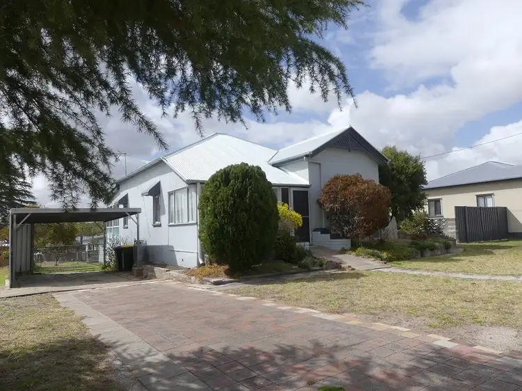 34 Pierpoint St, Stanthorpe QLD 4380
