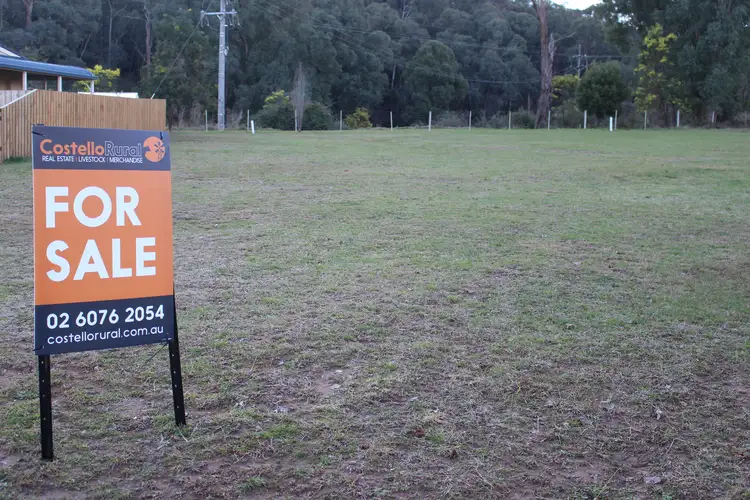 2 Mahon Pl, Khancoban NSW 2642