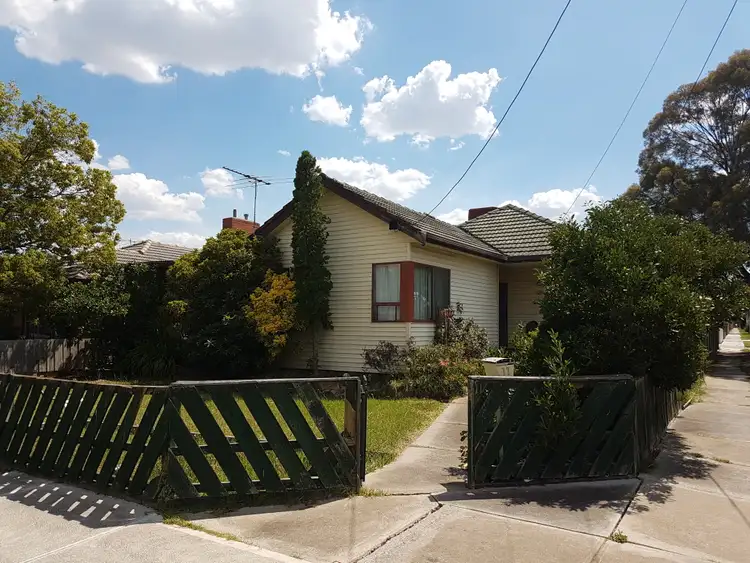 11 Raglan Street, Avondale Heights VIC 3034