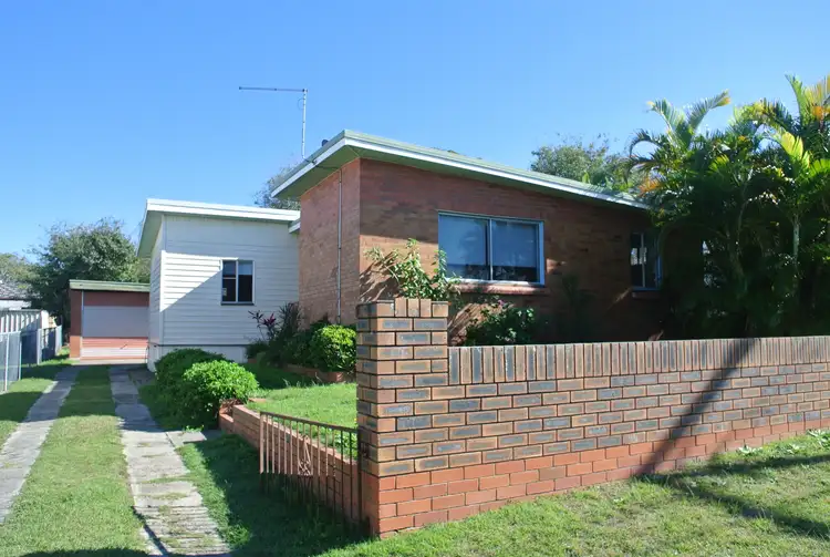 10 Ralph St, Clontarf QLD 4019