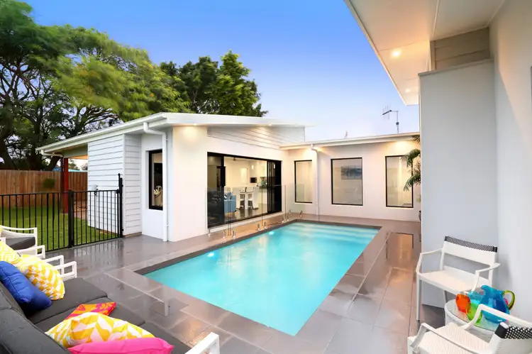 1 Sorrento Drive, Bargara QLD 4670