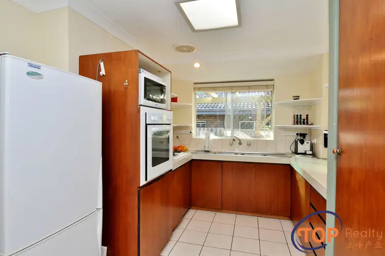 Fifth view of Homely semi-detached listing, 4B The Crowsnest, Willetton WA 6155