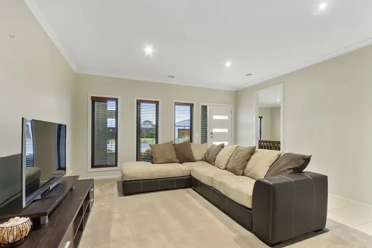 Second view of Homely house listing, 3 Calvert Court, Maffra VIC 3860