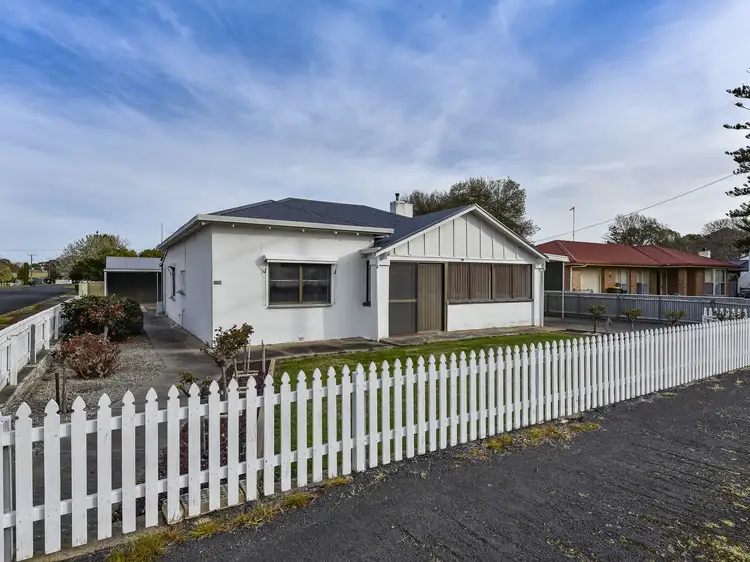 32 Riddoch St, Penola SA 5277