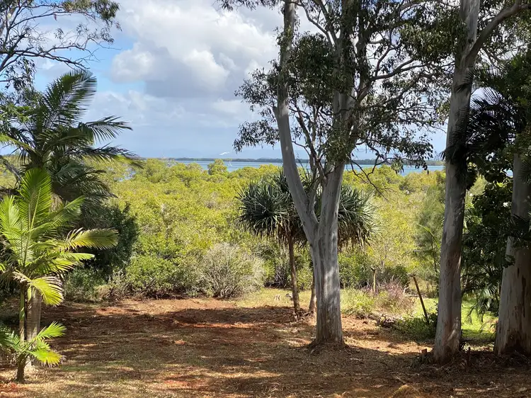 6 Mcbean Rd, Karragarra Island QLD 4184