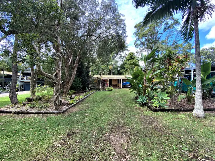8 Whiting St, Macleay Island QLD 4184