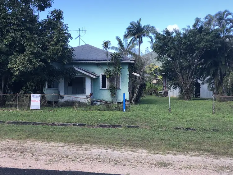 18 Murray St, Tully QLD 4854