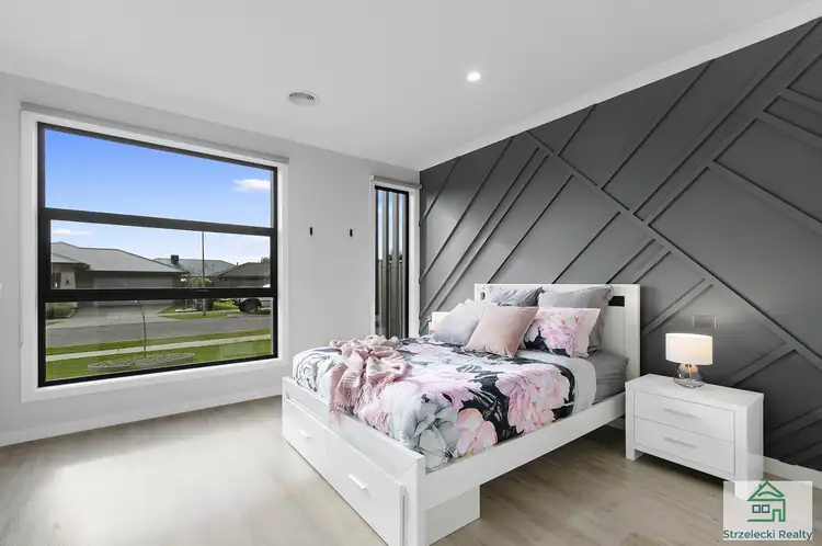 Sixth view of Homely house listing, 8 Flores St, Trafalgar VIC 3824