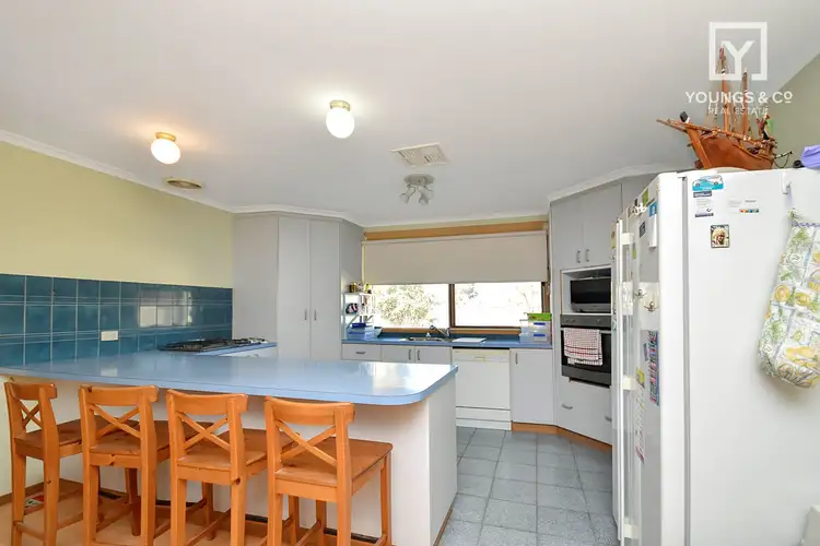 Fourth view of Homely house listing, 8 Eildon Ct, Kialla VIC 3631