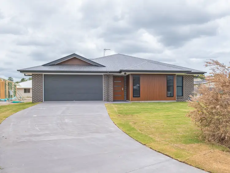 7 Hampton Ct, Southside QLD 4570
