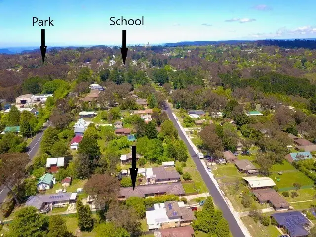 Main view of Homely villa listing, 2/37 Paris Parade, Katoomba NSW 2780