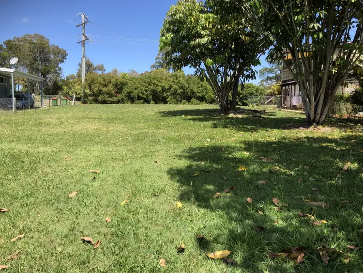 27 Scotts Rd, Macleay Island QLD 4184