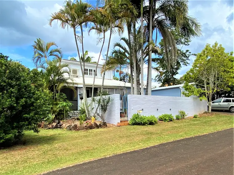 2 Emily Cres, Macleay Island QLD 4184