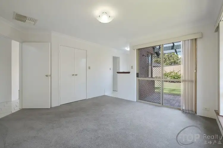 Sixth view of Homely house listing, 4 Geral Court, Leeming WA 6149
