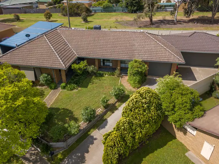 Main view of Homely house listing, 5 Skipton Ct, Wodonga VIC 3690