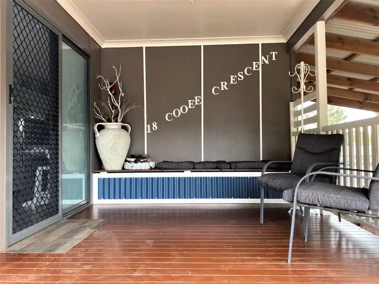 18 Cooee Cres, Macleay Island QLD 4184