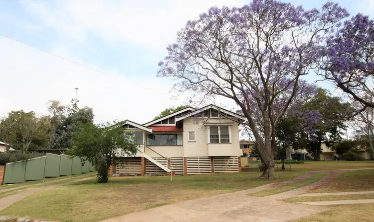 25 Clowes Cres, Warwick QLD 4370