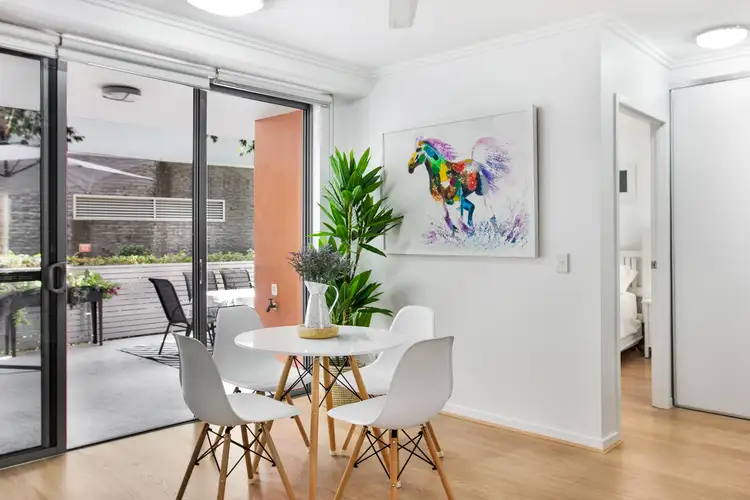 Fifth view of Homely unit listing, 4 Banksia/154 Musgrave Ave, Southport QLD 4215