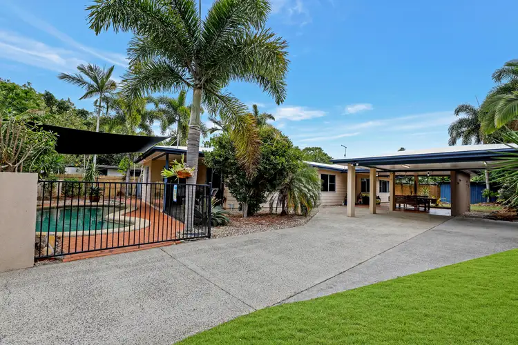 14 Jessie Cl, Yorkeys Knob QLD 4878