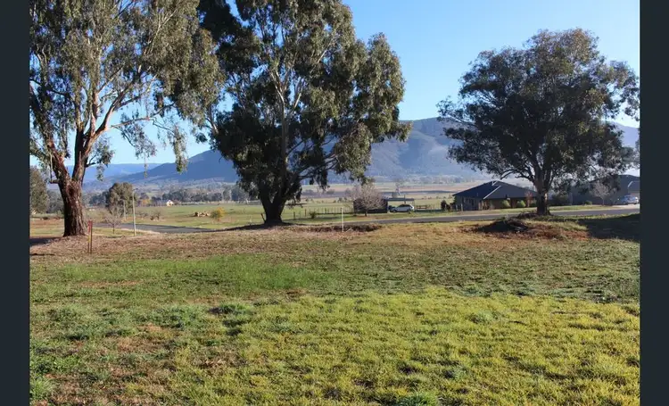 8 Mildren St, Corryong VIC 3707
