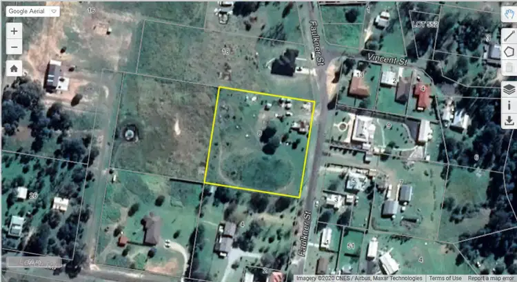 8 Faulkner, Uralla NSW 2358